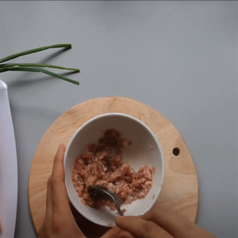 Step 1 Marinate minced pork for Minced Pork Papaya Soup