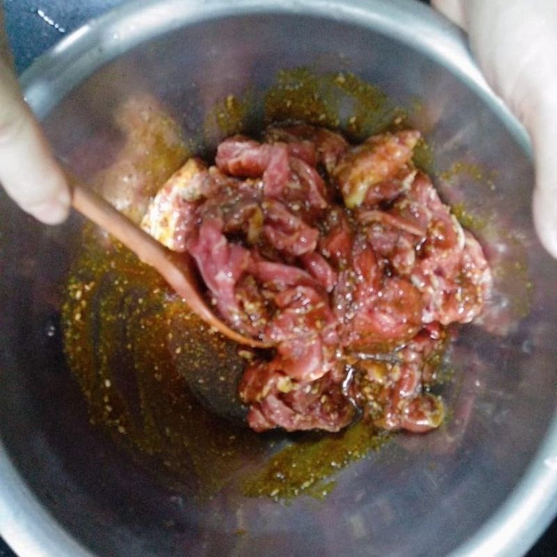 Step 2 Marinate beef Korean Beef Hotpot (recipe shared by users)