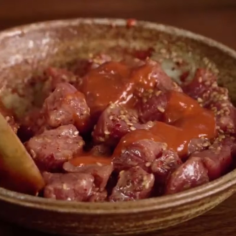 Step 2 Marinate the beef Beef fried with sesame