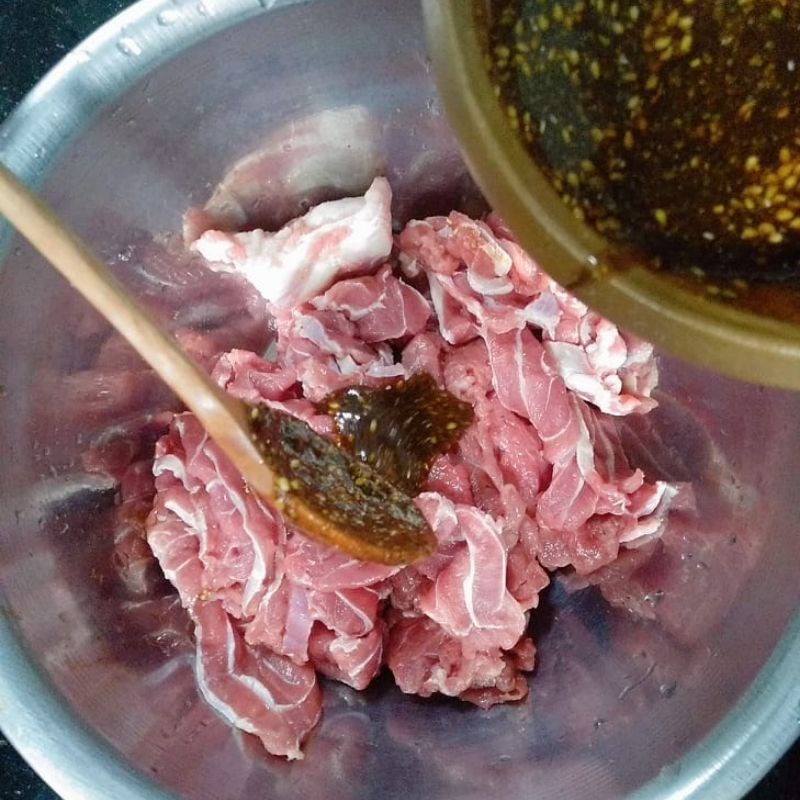 Step 2 Marinate beef Korean Beef Hotpot (recipe shared by users)