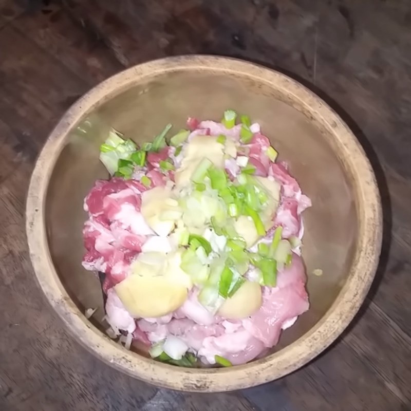 Step 2 Marinate the pork and salted fish Salted fish steamed with pork