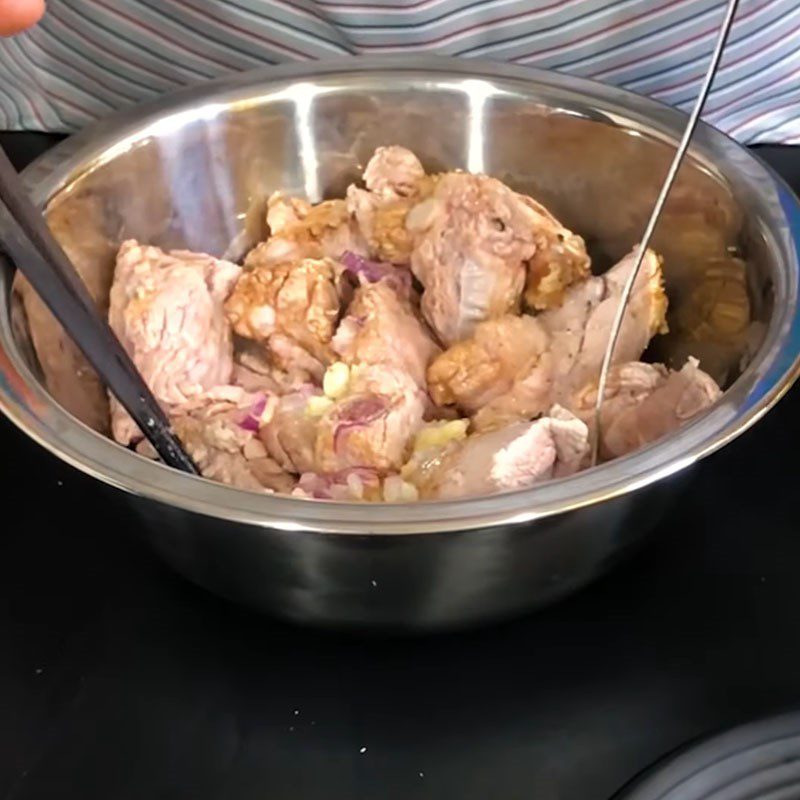 Step 3 Marinate and fry the ribs Sweet and sour ribs