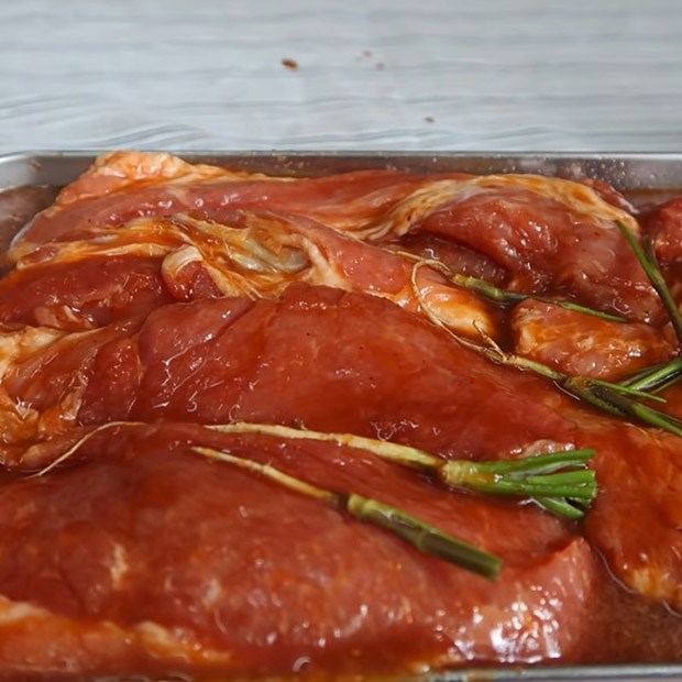 Step 3 Marinate and simmer the meat Char Siu sticky rice