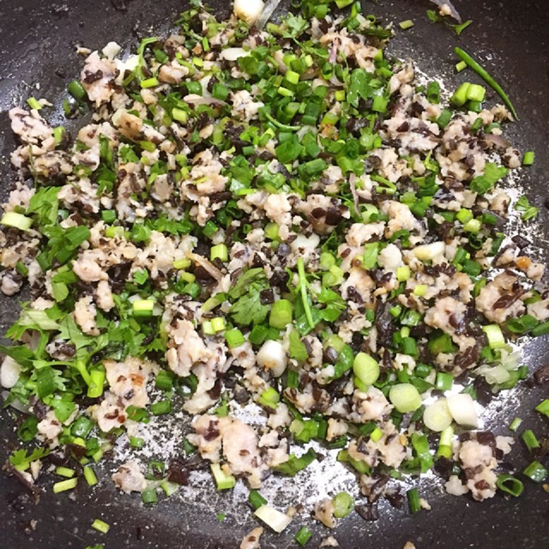 Step 2 Marinate and stir-fry the meat Minced meat sticky rice