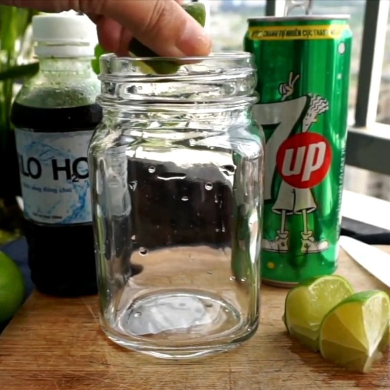 Step 1 Squeeze the lemon Mint lemon soda