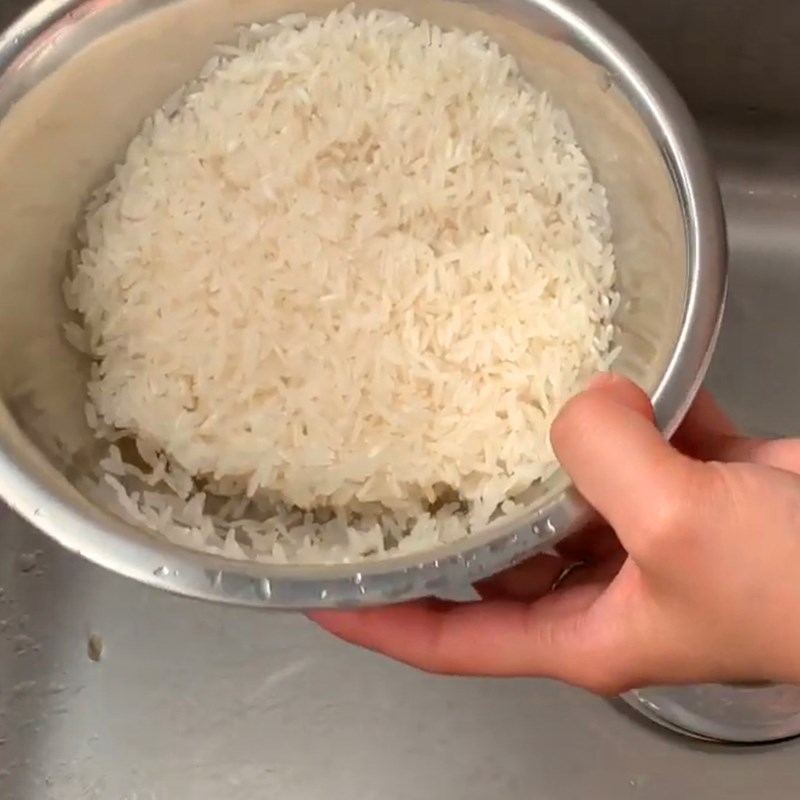 Step 1 Wash the rice and cook the porridge Central Vietnam Rice Porridge
