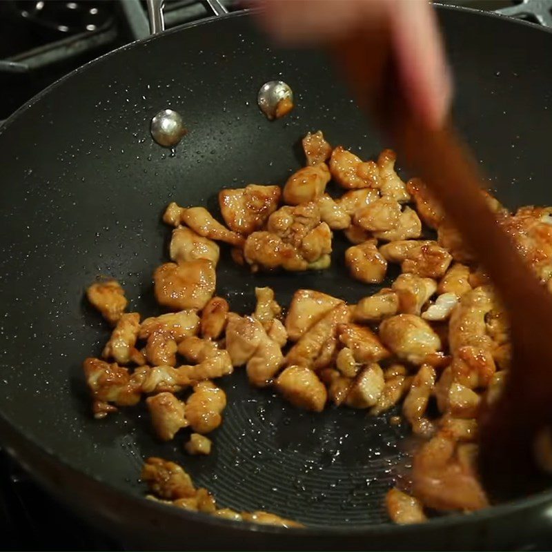Step 4 Stir-fried Chicken Kung Pao