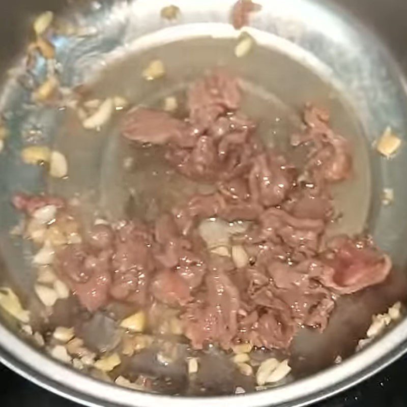 Step 3 Stir-fried Beef Beef stir-fried with asparagus