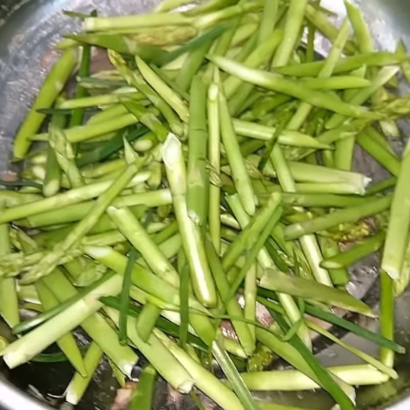 Step 3 Stir-fried Beef Beef stir-fried with asparagus