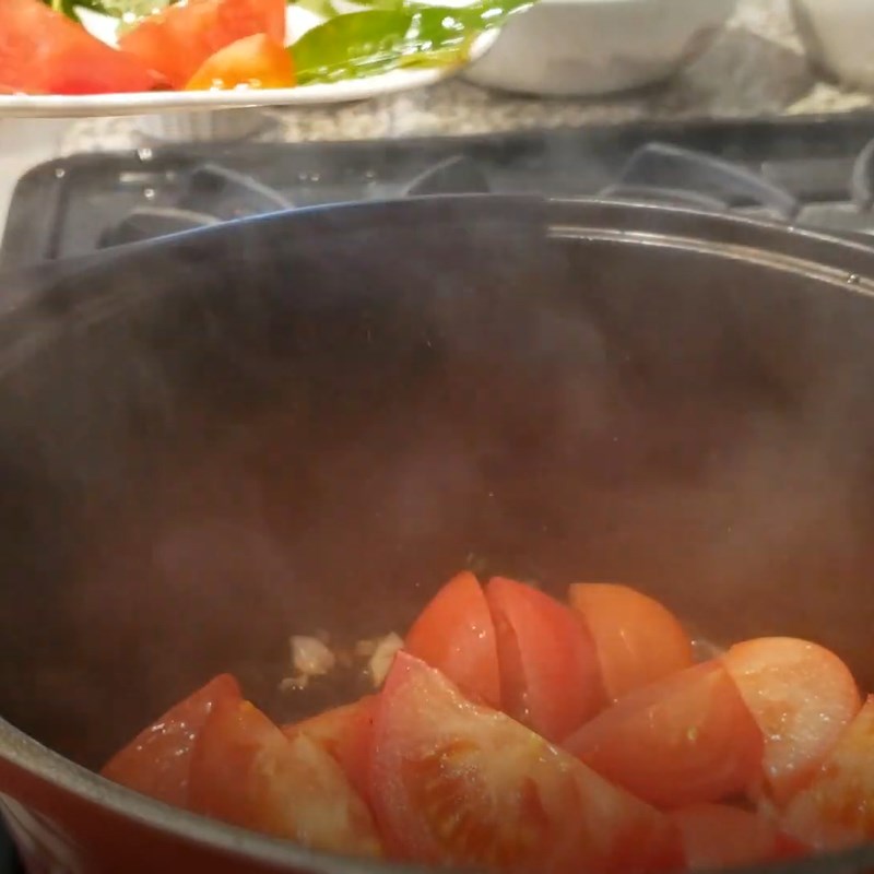 Step 3 Sauté tomatoes and beef Beef noodle with tomato
