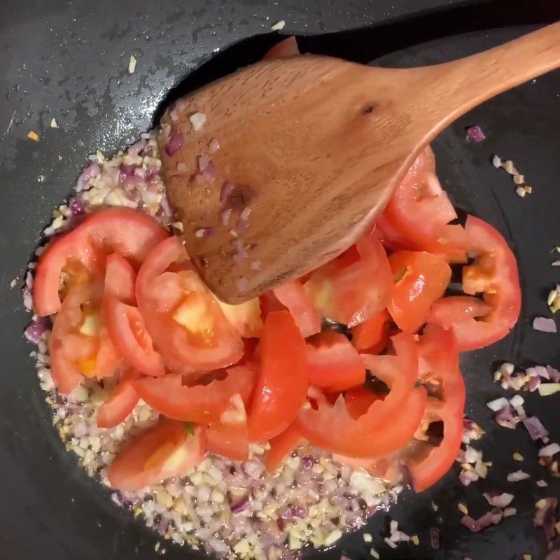 Step 4 Stir-fry tomatoes with pickled vegetables Barramundi (striped bass) braised with pickled vegetables
