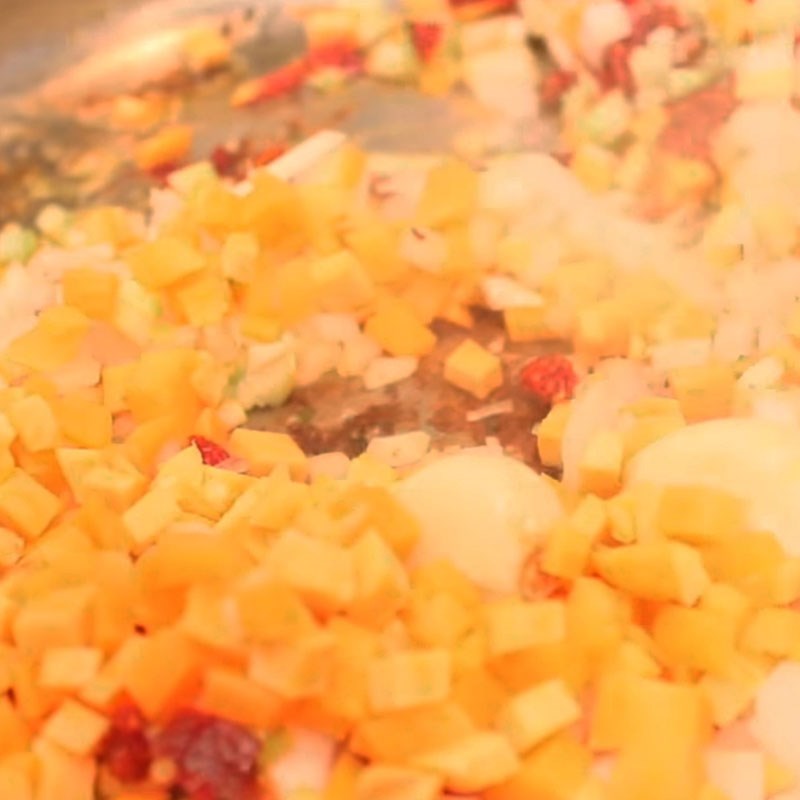 Step 4 Sauté the ingredients Tomato shrimp scallop soup
