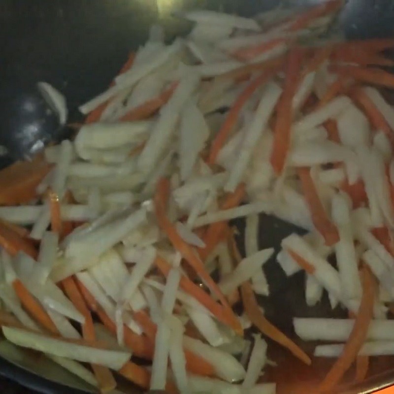 Step 3 Stir-fried cassava Vegetarian stir-fried cassava