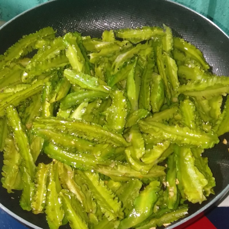 Step 2 Stir-fry winged beans with eggs Stir-fried winged beans with eggs
