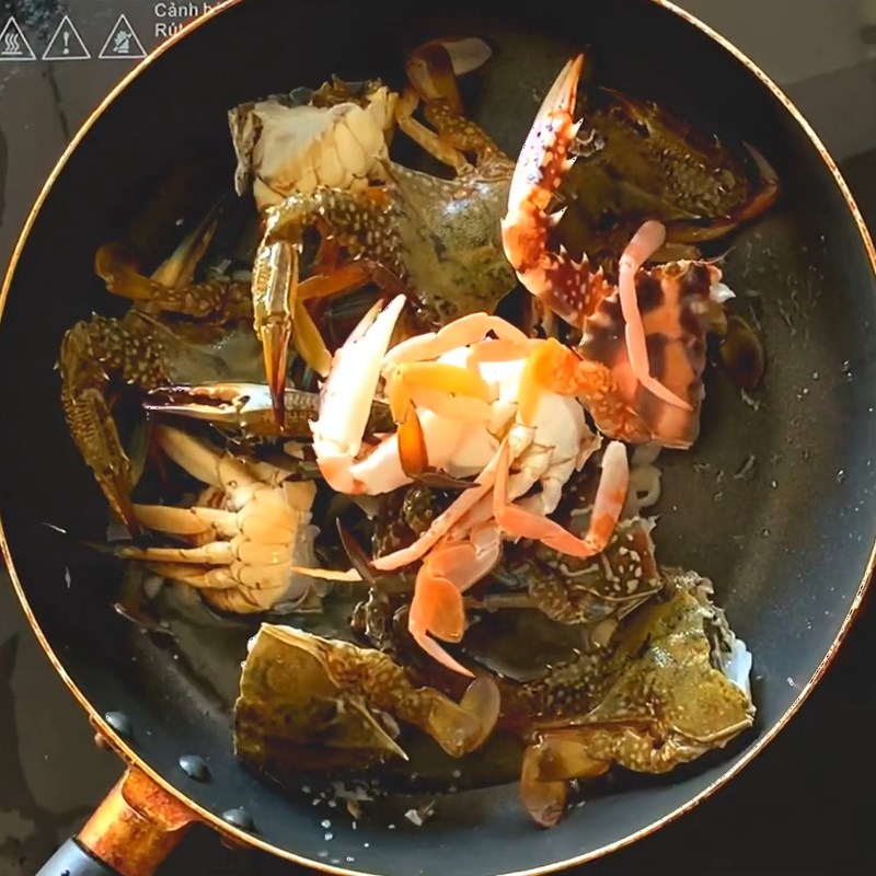 Step 2 Sauté Crab for Water Spinach Crab Soup
