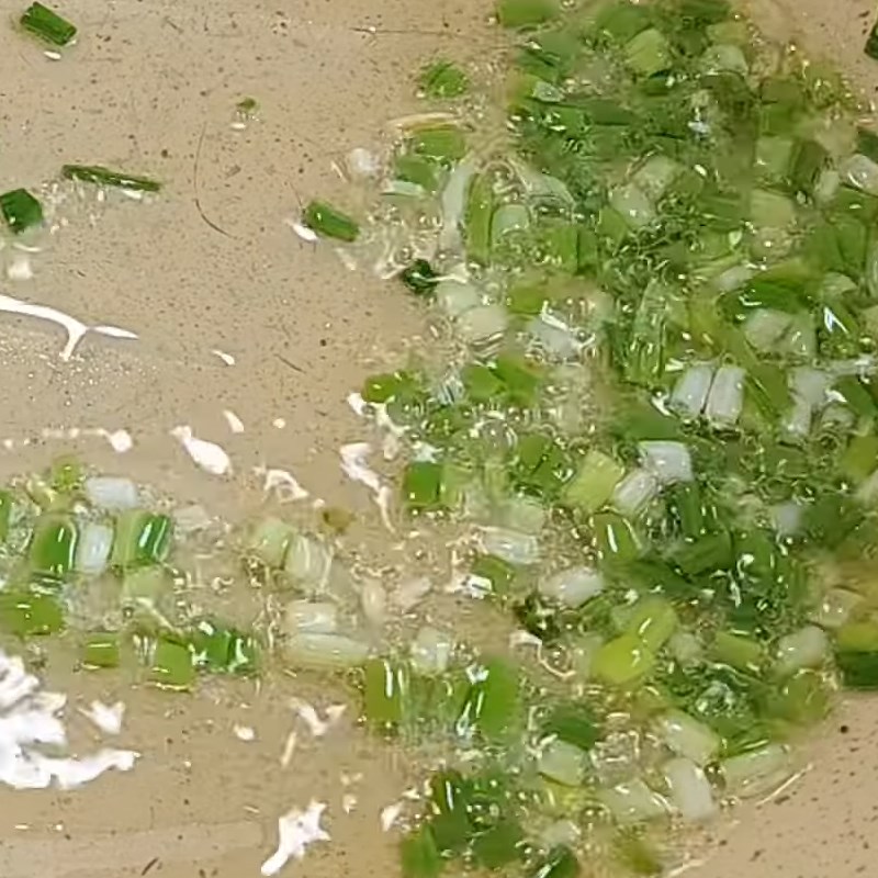 Step 2 Stir-fry vegetarian beef slices for watercress salad with beef slices