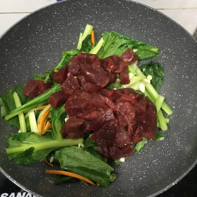Step 4 Stir-fry Italian noodles with beef Italian noodles with beef