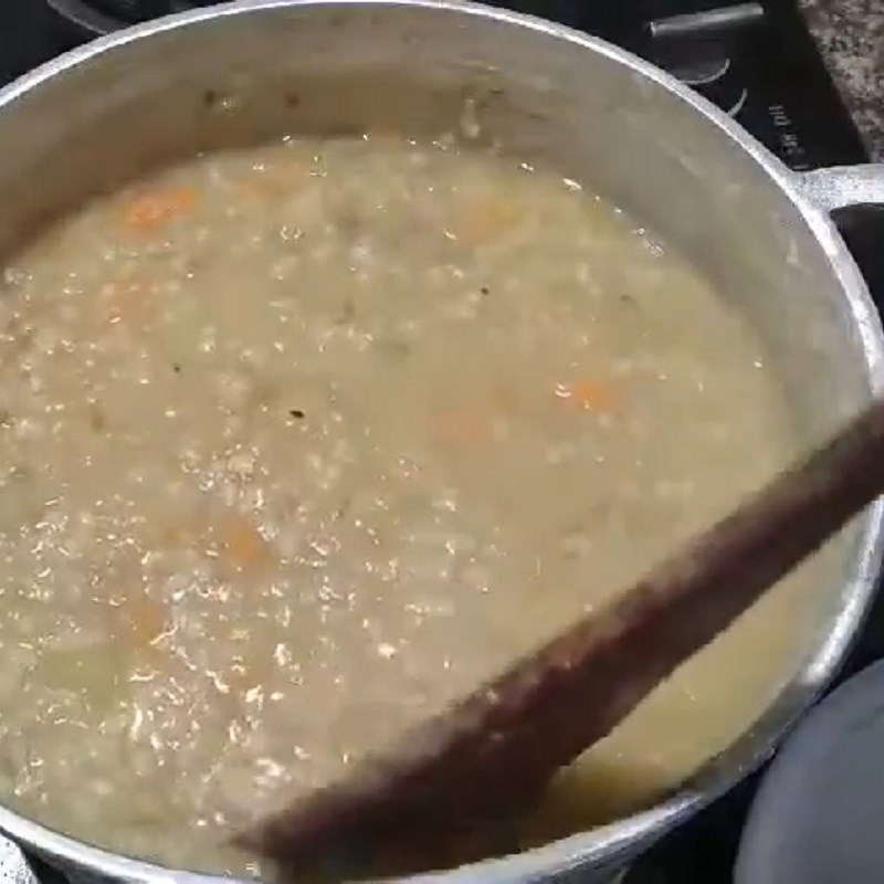 Step 3 Cook the porridge Sweet potato and mung bean porridge