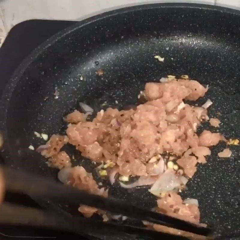 Step 6 Stir-fry mushrooms and minced meat Tràm mushroom porridge with shrimp and meat
