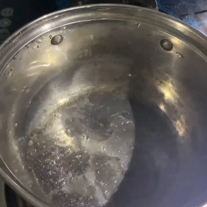Step 2 Stir-fry Clams for Clam Porridge
