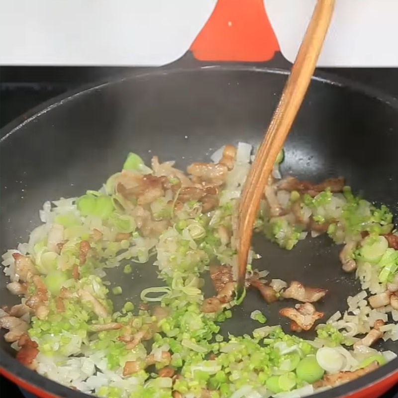 Step 2 Sauté the ingredients Baked mashed potatoes with red wine sauce