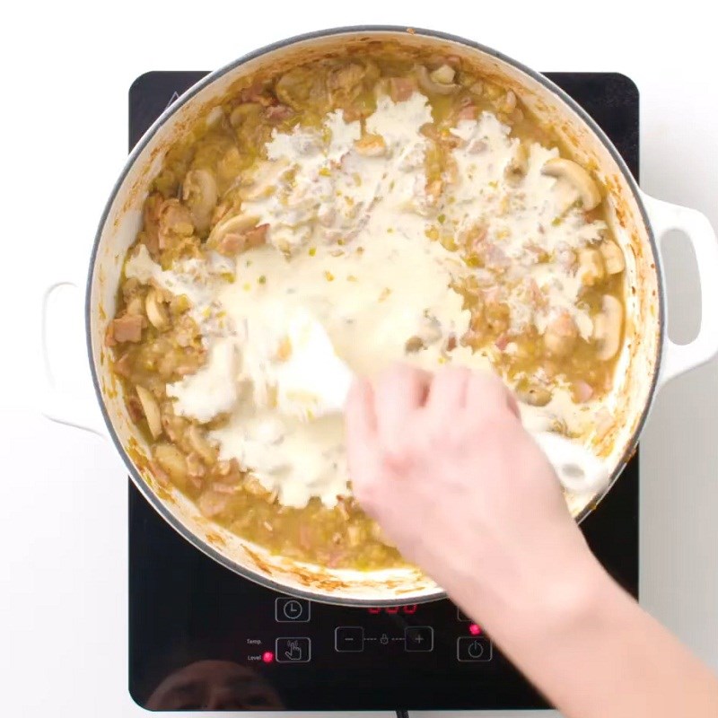Step 5 Sautéing the filling for roasted mashed potatoes with chicken