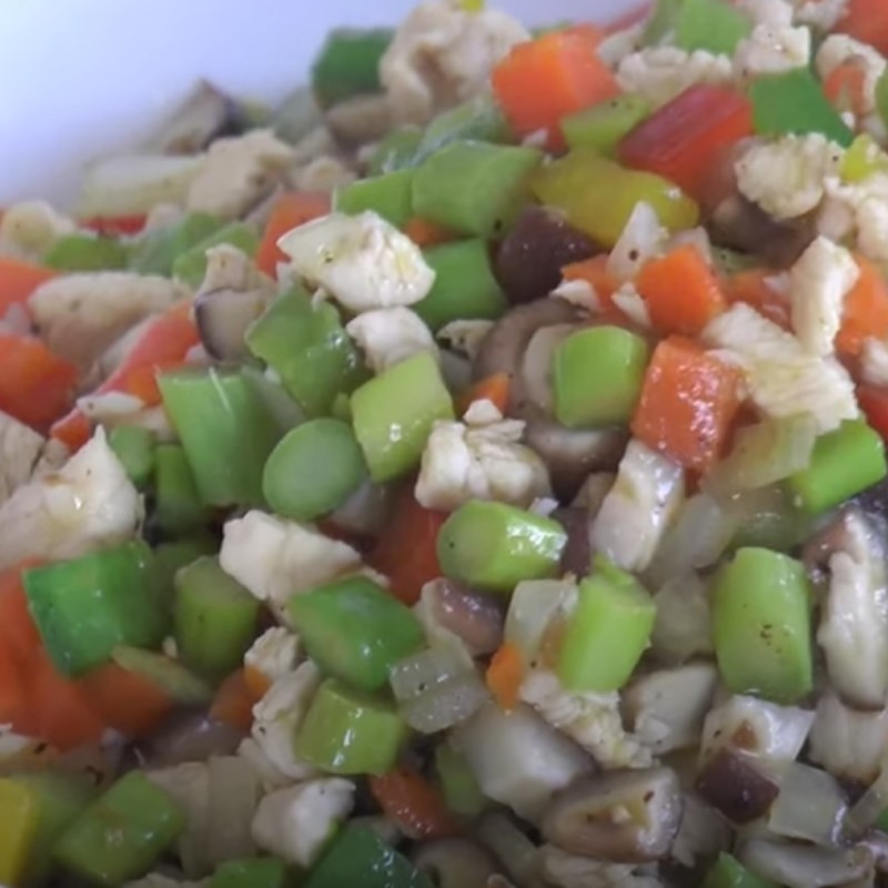 Step 4 Stir-fry the filling for Korean egg fried rice