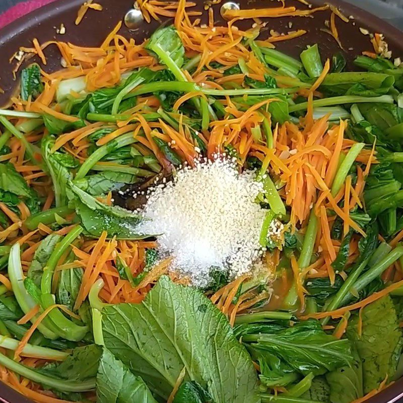 Step 4 Stir-frying Vegetables Dried squid stir-fried with vermicelli