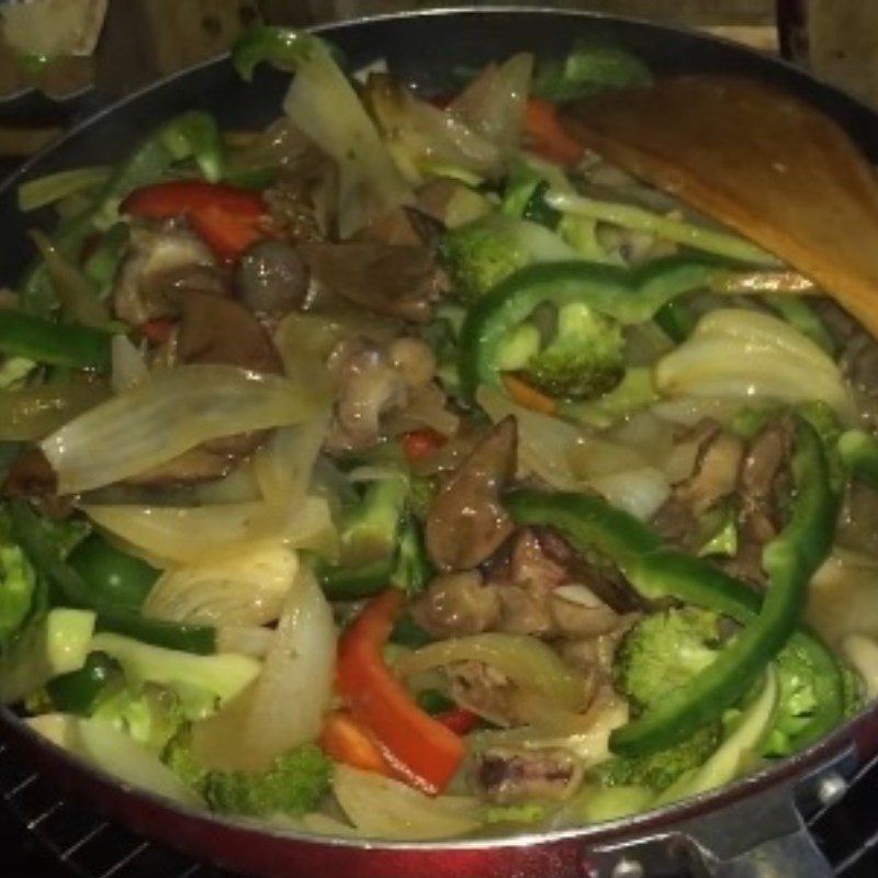 Step 4 Stir-fried vegetables Chicken gizzard stir-fried mix