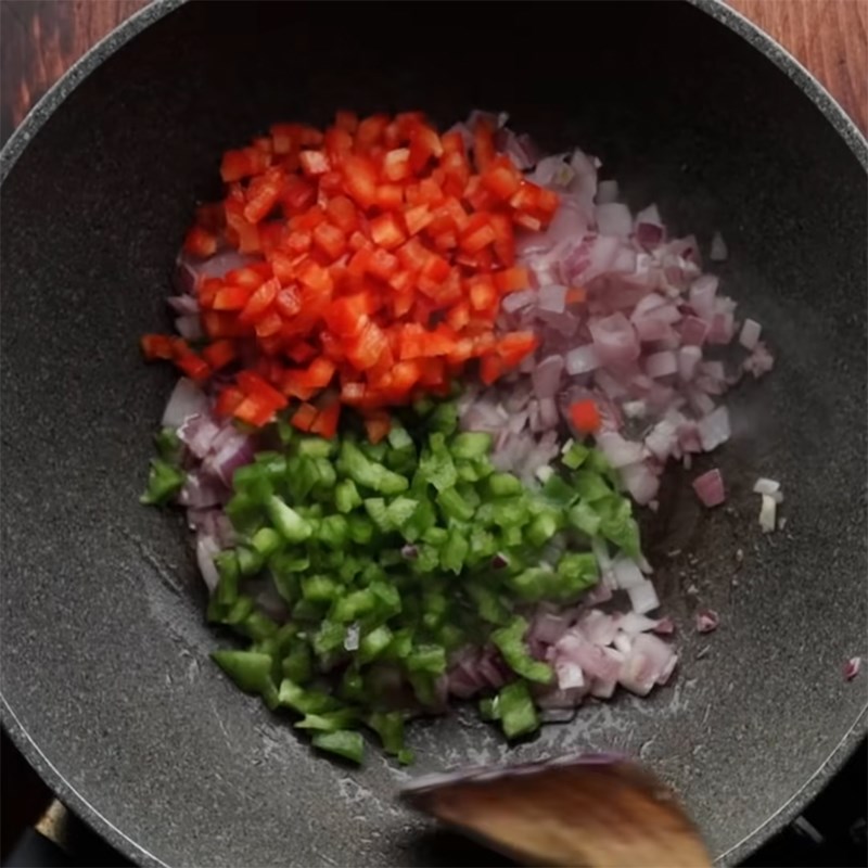 Step 4 Stir-fry vegetables for chicken bell pepper sandwich