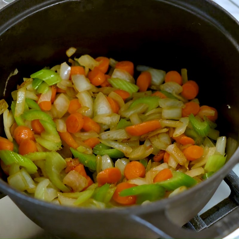 Step 3 Sauté vegetables Chicken noodle with vegetables