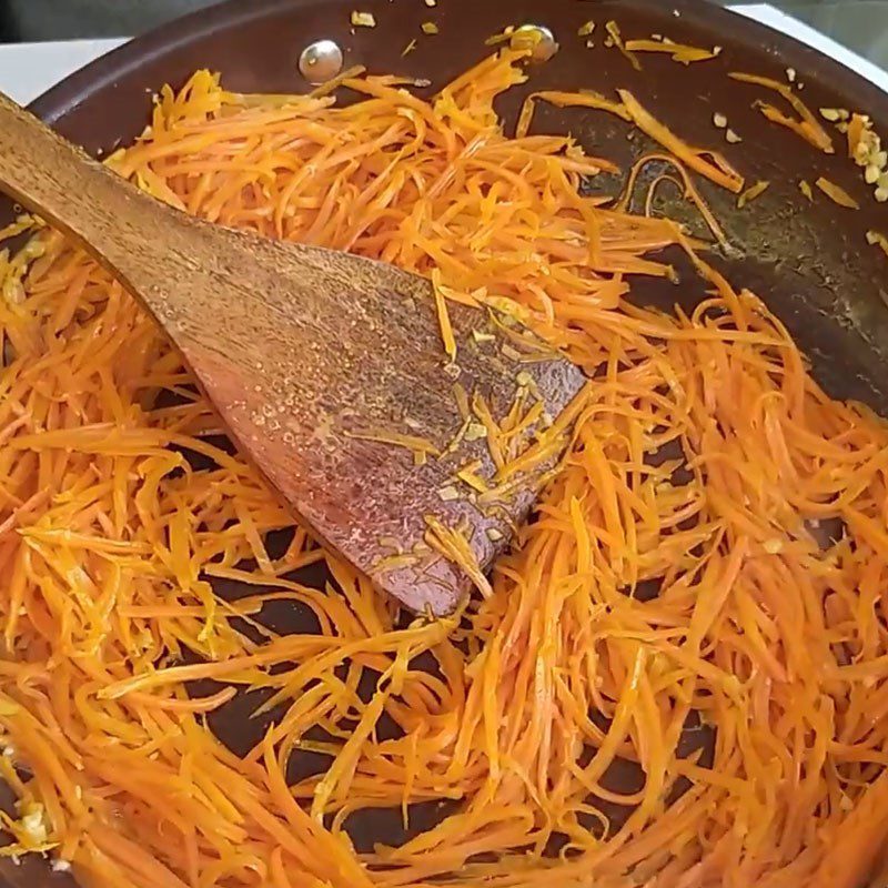 Step 4 Stir-frying Vegetables Dried squid stir-fried with vermicelli