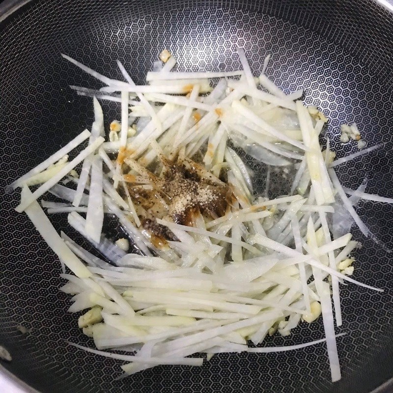 Step 2 Stir-fry kohlrabi with mushrooms Stir-fried kohlrabi with mushrooms