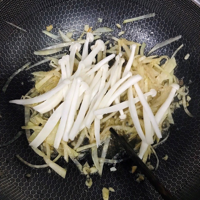 Step 2 Stir-fry kohlrabi with mushrooms Stir-fried kohlrabi with mushrooms