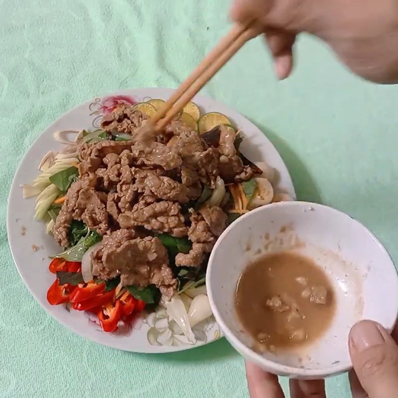 Step 5 Stir-fried beef Fresh beef salad