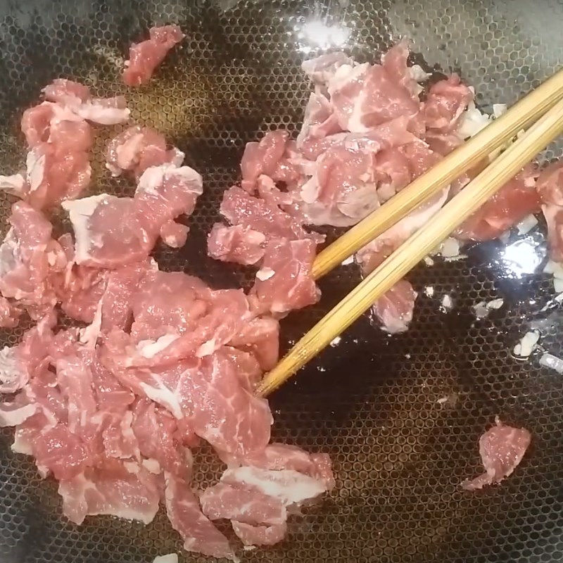 Step 3 Stir-fried beef with pickled bamboo shoots Beef stir-fried with pickled bamboo shoots