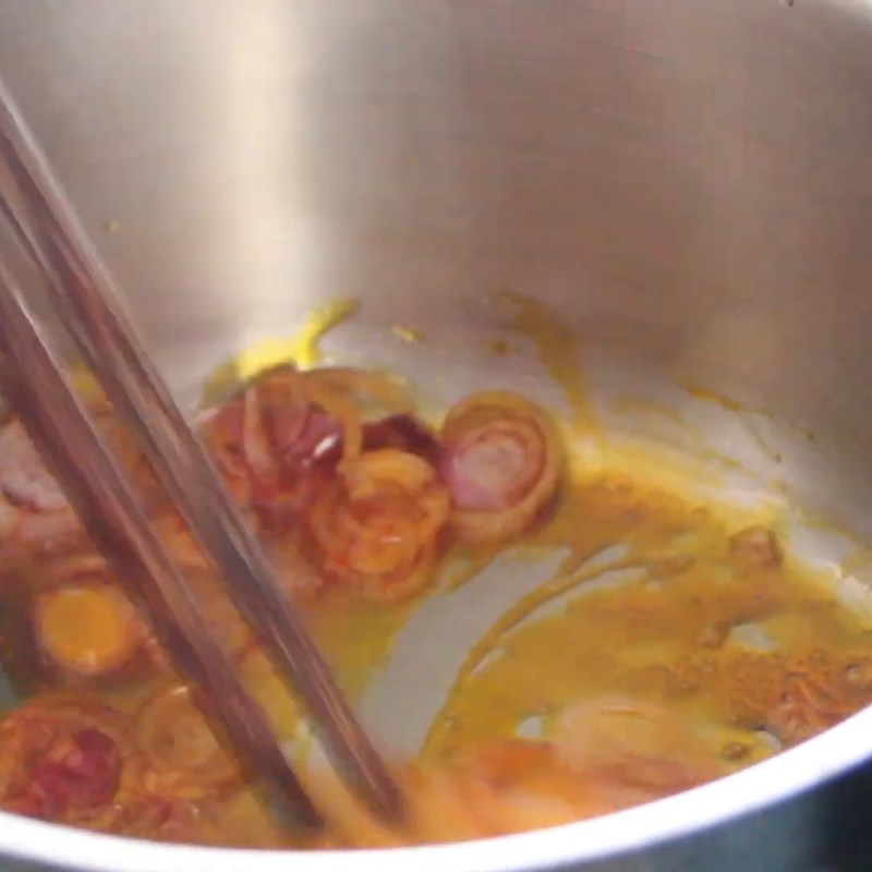 Step 4 Stir-fried quail eggs Nghệ An noodle soup with pork bones