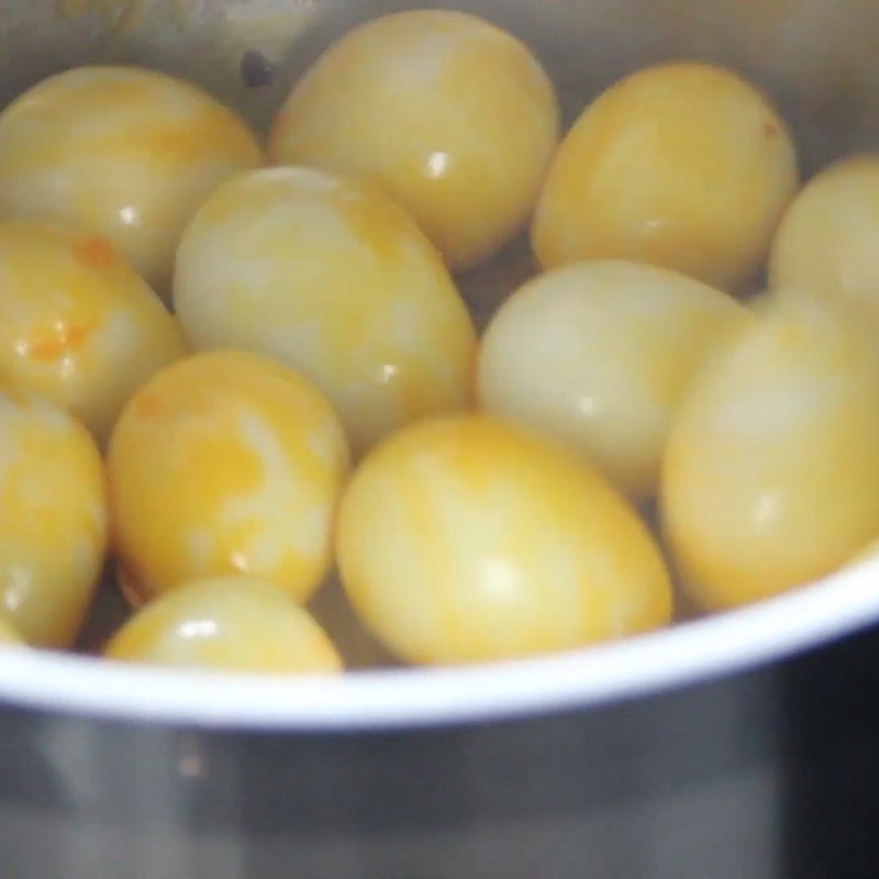 Step 4 Stir-fried quail eggs Nghệ An noodle soup with pork bones