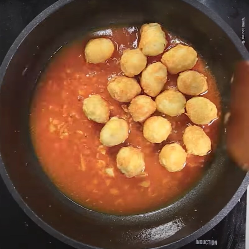 Step 4 Stir-fried quail eggs Crispy quail eggs with garlic butter sauce