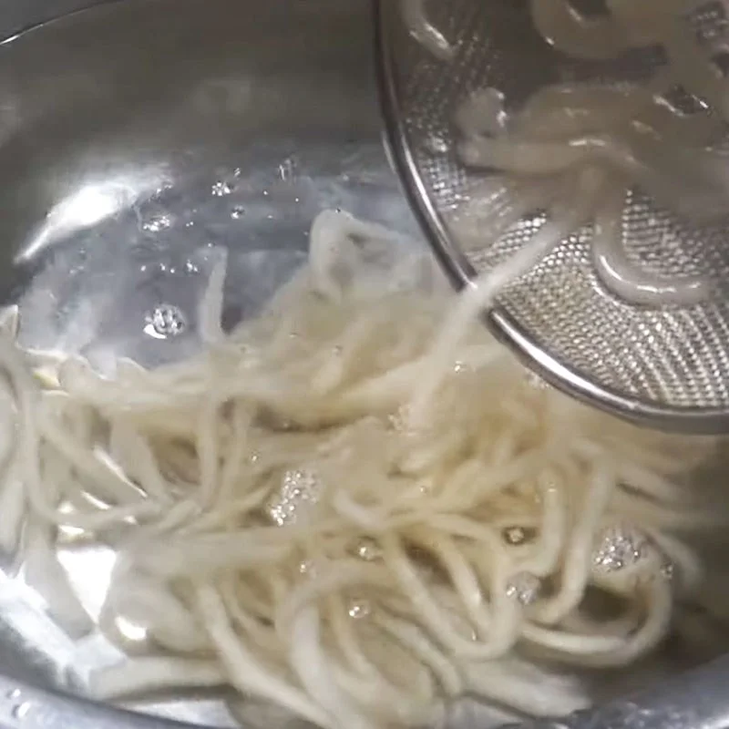 Step 3 Slicing and blanching the noodles Crab noodle with coconut milk