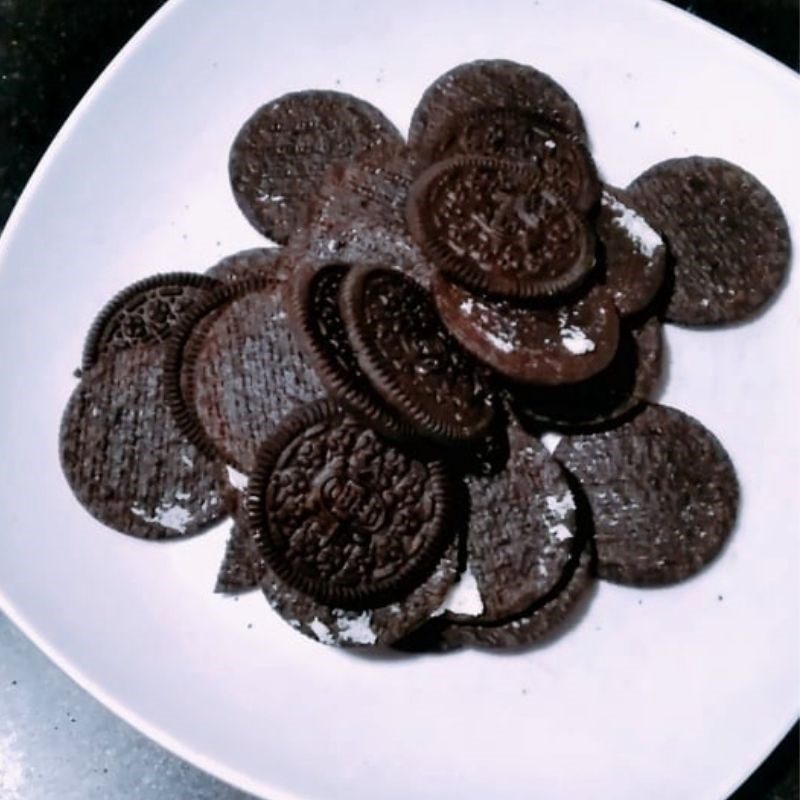 Step 1 Blend the Oreo cookies for Oreo Doraemon pancakes (user-shared recipe)