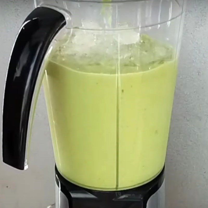 Step 3 Blend the avocado Ripe coconut avocado