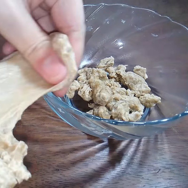 Step 4 Blend the mì căn flour with tofu for vegetarian Giò sống - vegetarian mọc