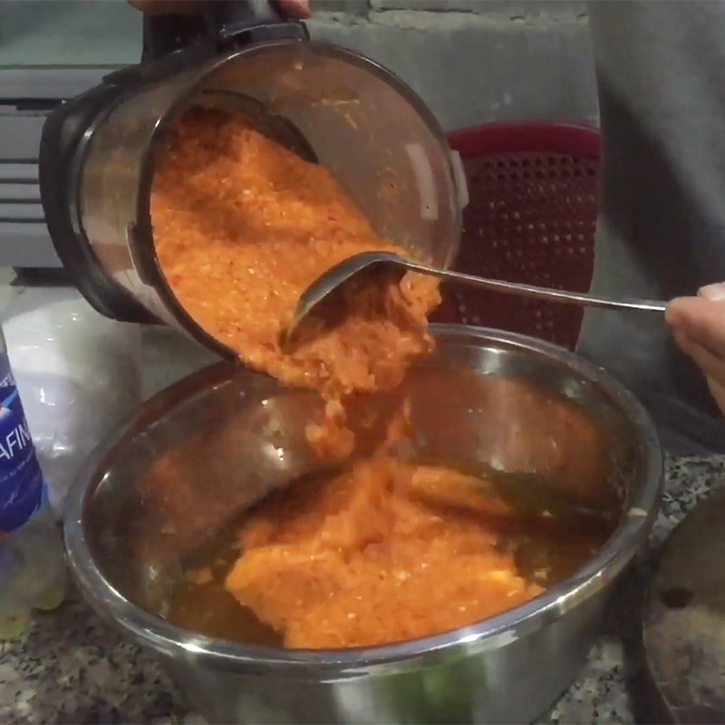 Step 2 Grind the spices Sour and spicy dipping sauce