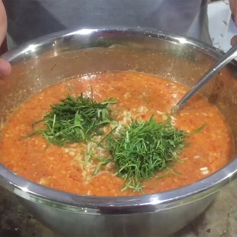 Step 2 Grind the spices Sour and spicy dipping sauce