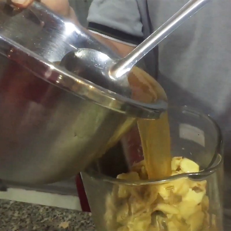 Step 2 Grind the spices Sour and spicy dipping sauce