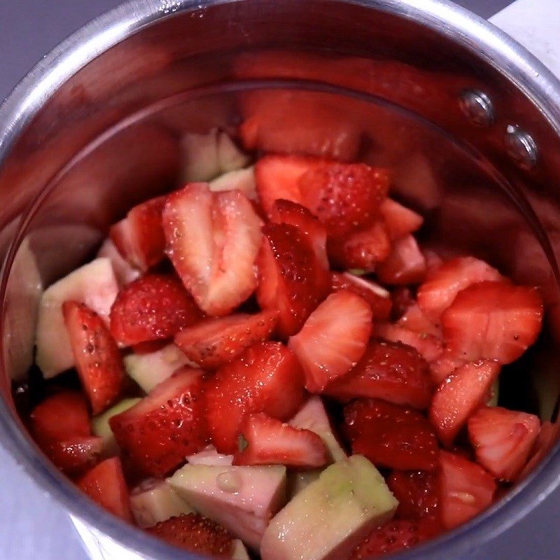 Step 2 Blend strawberries and guava for Strawberry Guava Juice