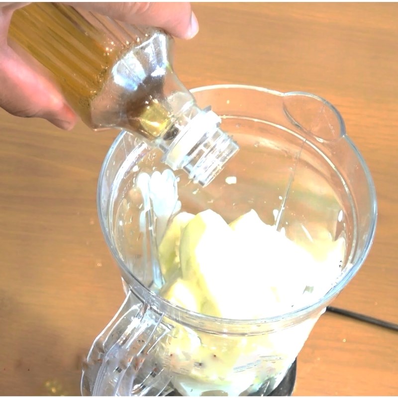Step 2 Blend melon with yogurt for Melon Yogurt Smoothie