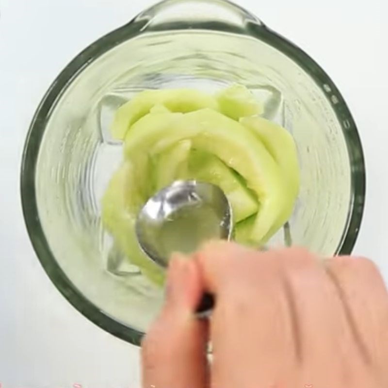 Step 2 Blend melon with yogurt for Melon Yogurt Smoothie