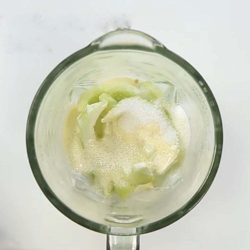Step 2 Blend the melon with fresh milk for Fresh Milk Melon Smoothie